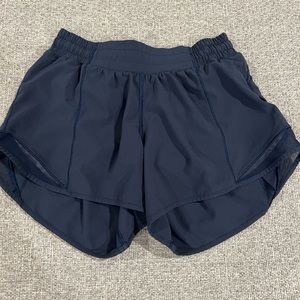 Lulu shorts! size 4 - 4” hotty hot - Navy